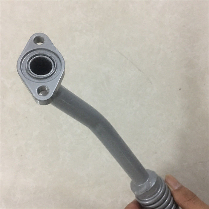 4HK1 pièces du moteur de la pelle Turbo Oil Return Pipe Pour la pelle Isuzu
