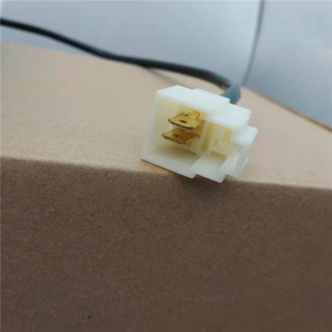 Adapté au réservoir d'expansion de liquide de refroidissement à l'eau HITACHI C.A.T Adapté au réservoir de refroidissement à l'eau EX100-3 EX200 EX120-5